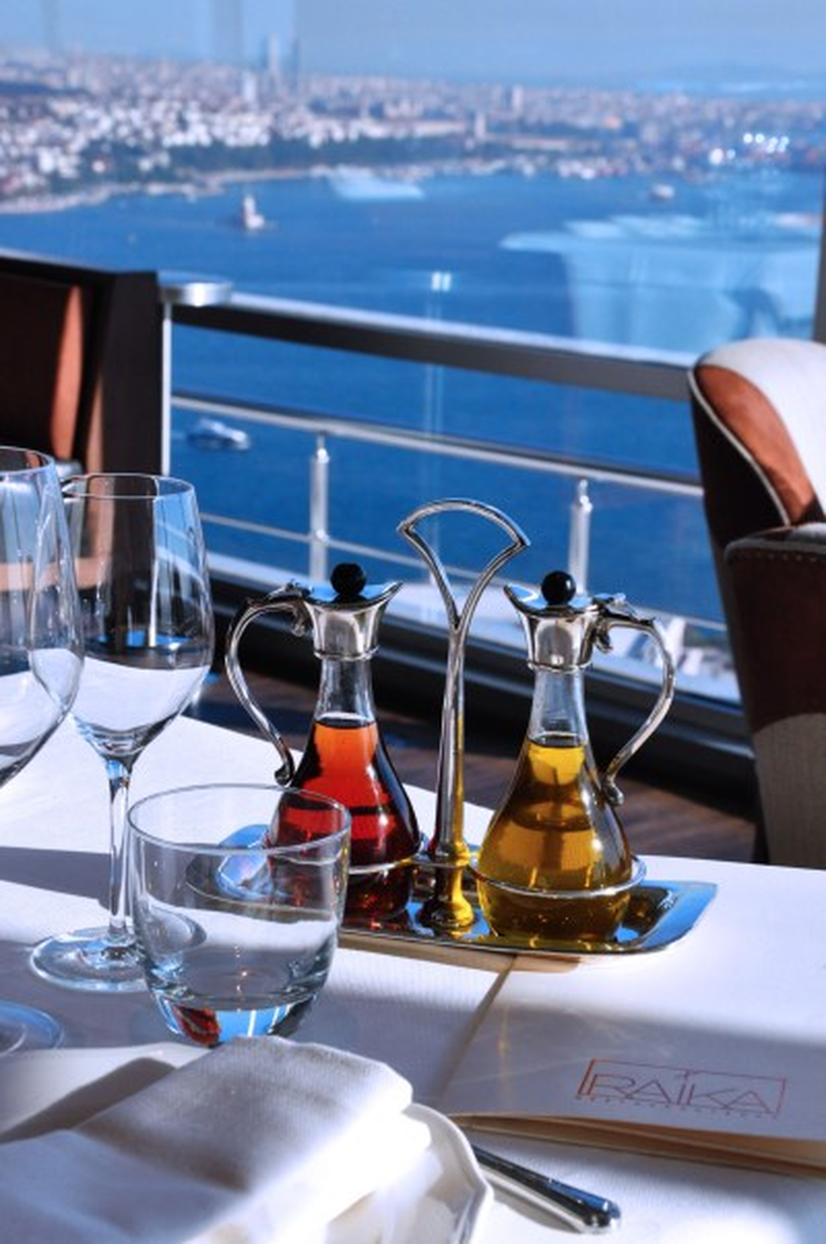 14 Şubat\'ı Unutulmaz Kılın!