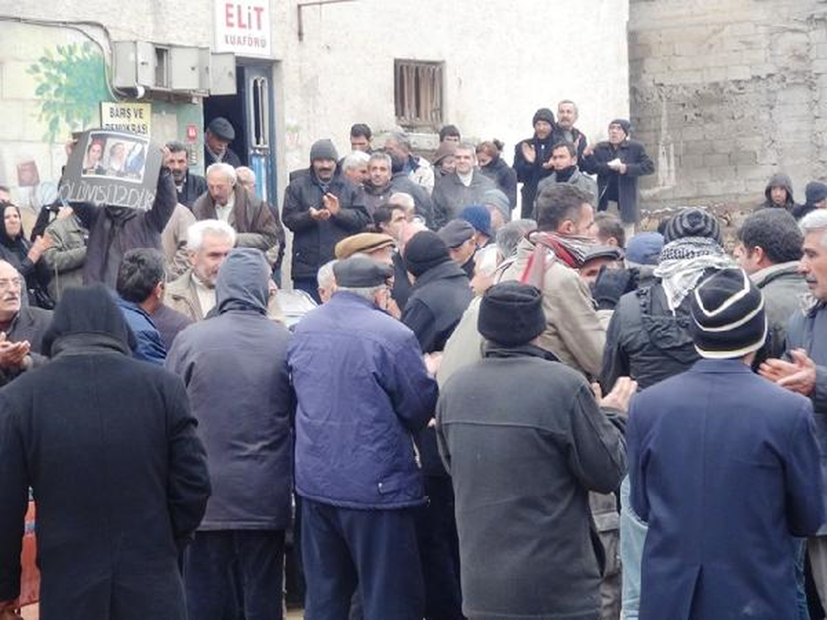 Adıyaman\'da Paris Protestosu
