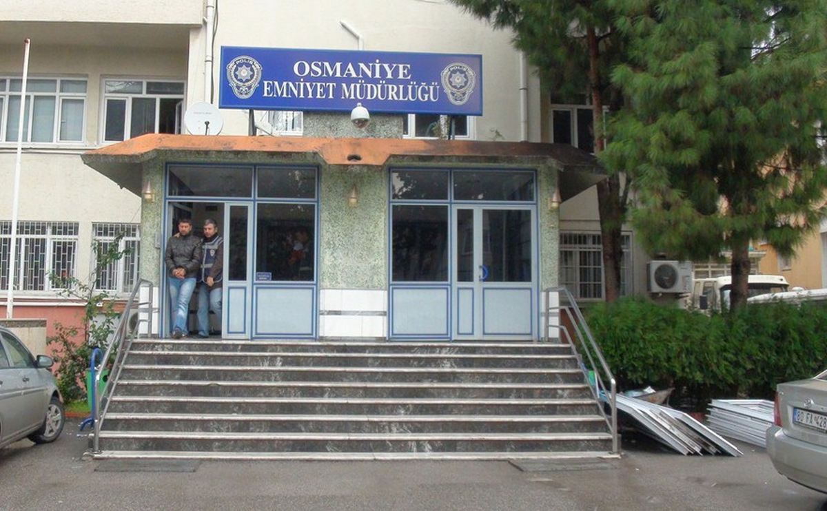 Aile Görünümlü Uyuşturucu Tacirleri Yakalandı