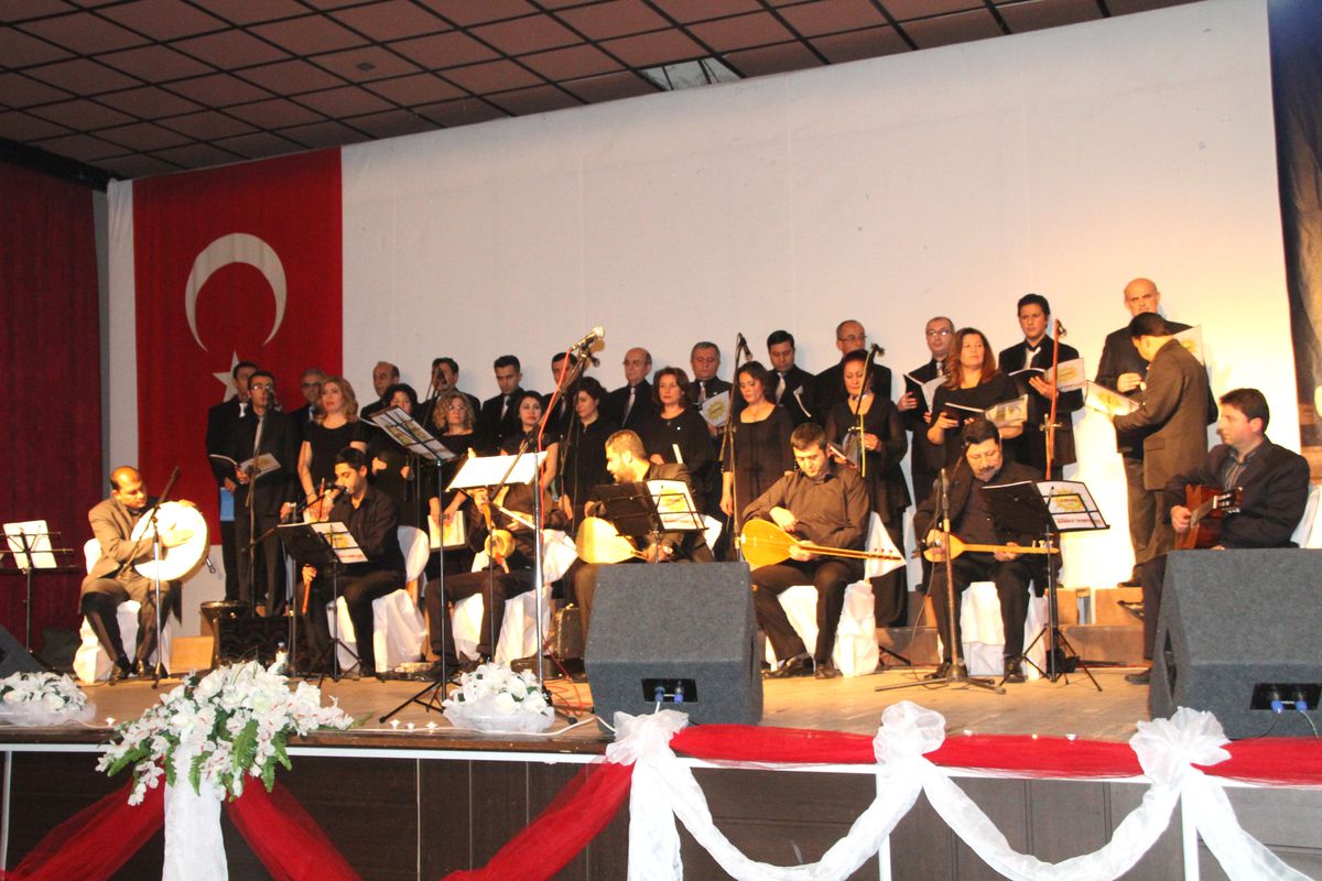 Akhisar\'da Yılın İlk Thm Konserini Asder Verdi