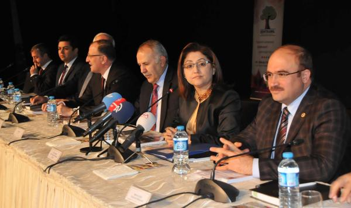 Bakan Şahin: Suriyelilerin Hayatını Kolaylaştırmaya Çalışıyoruz