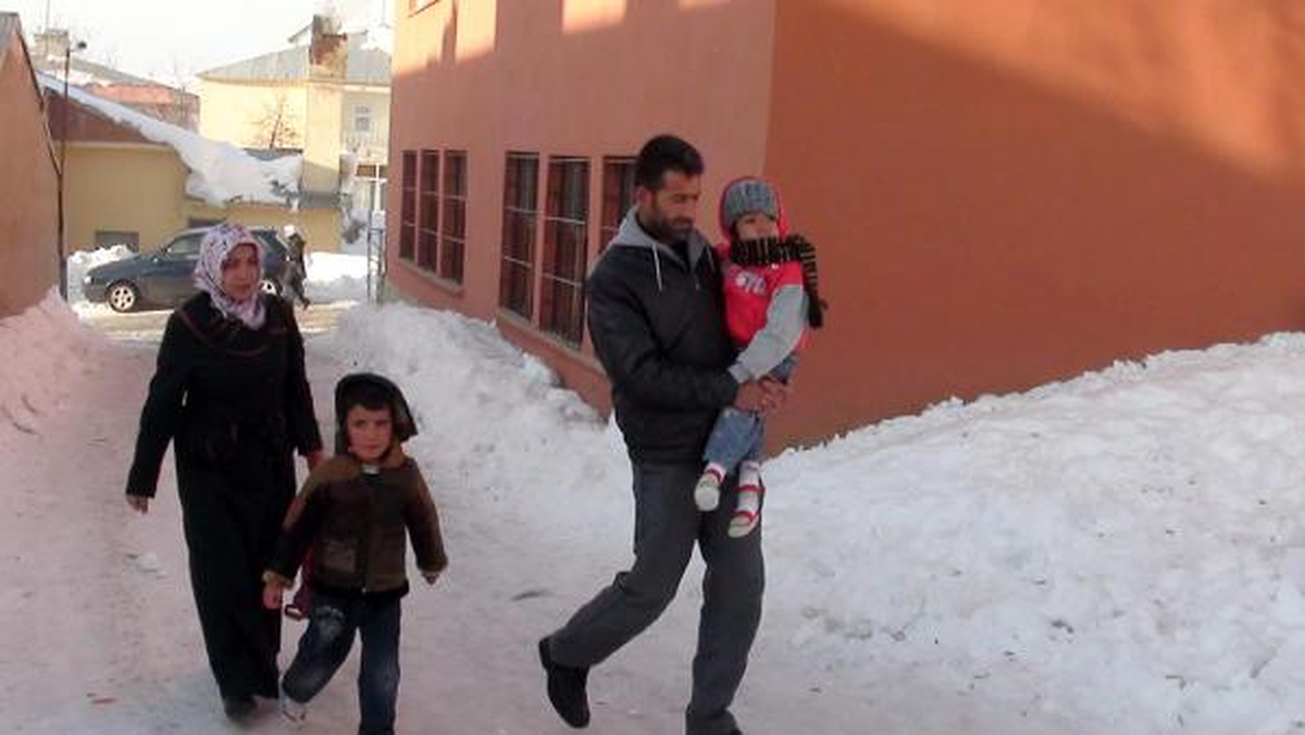 Bedensel Özürlü Hivda\'ya İsimsiz Kargodan Hayali Olan Akülü Araç Çıktı