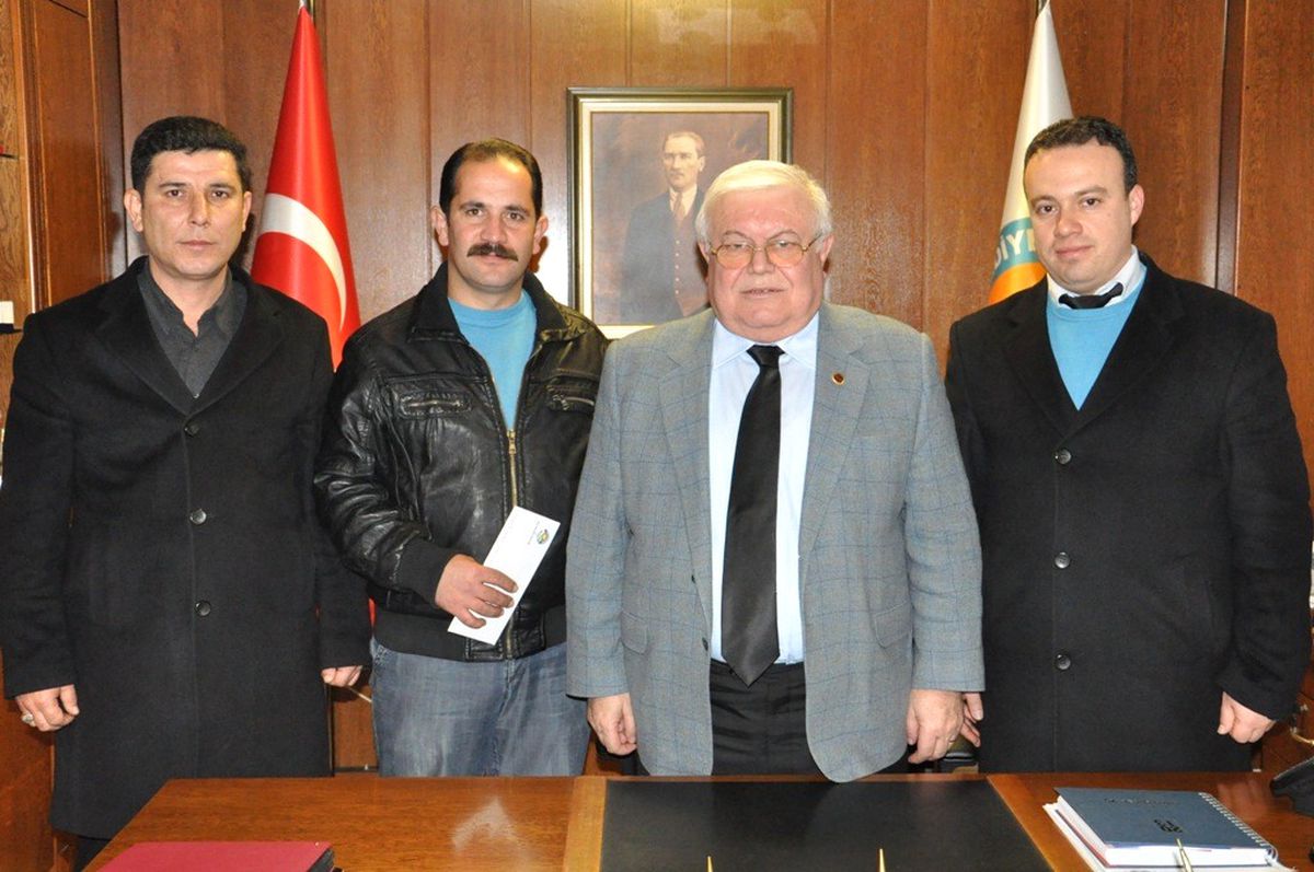 Belediye Şoförü Otobüste Unutulan 80 Bin Lirayı Sahibine İade Etti