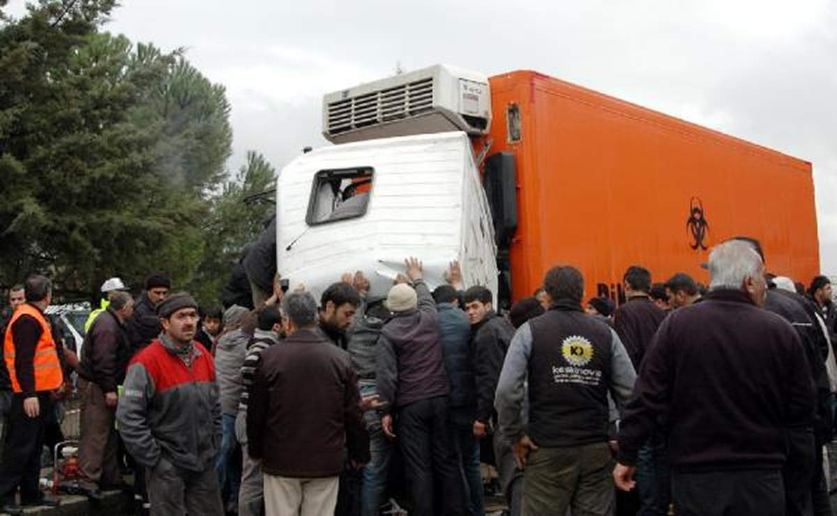 Burdur\'da Trafik Kazası: 2 Yaralı