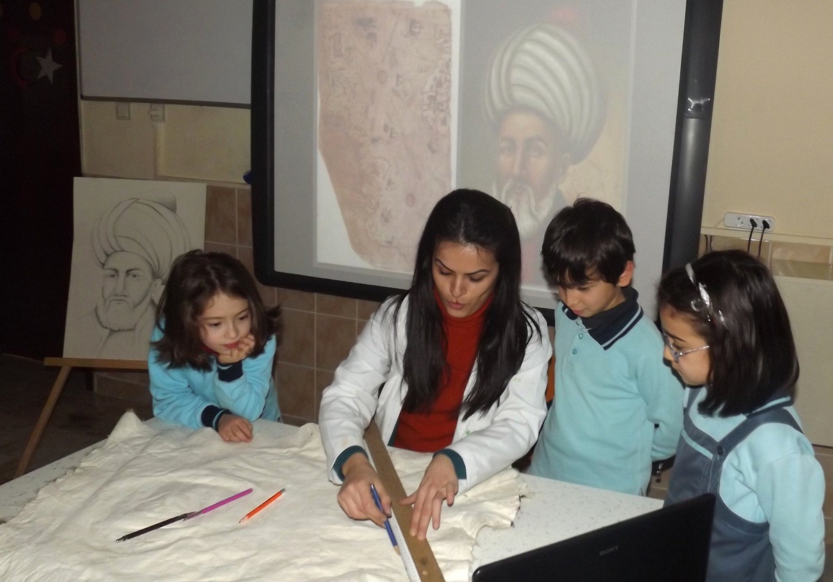 Büyük Türk Denizcisi Piri Reis Mutlu Koleji\'nde Büyük Bir Coşkuyla Anıldı