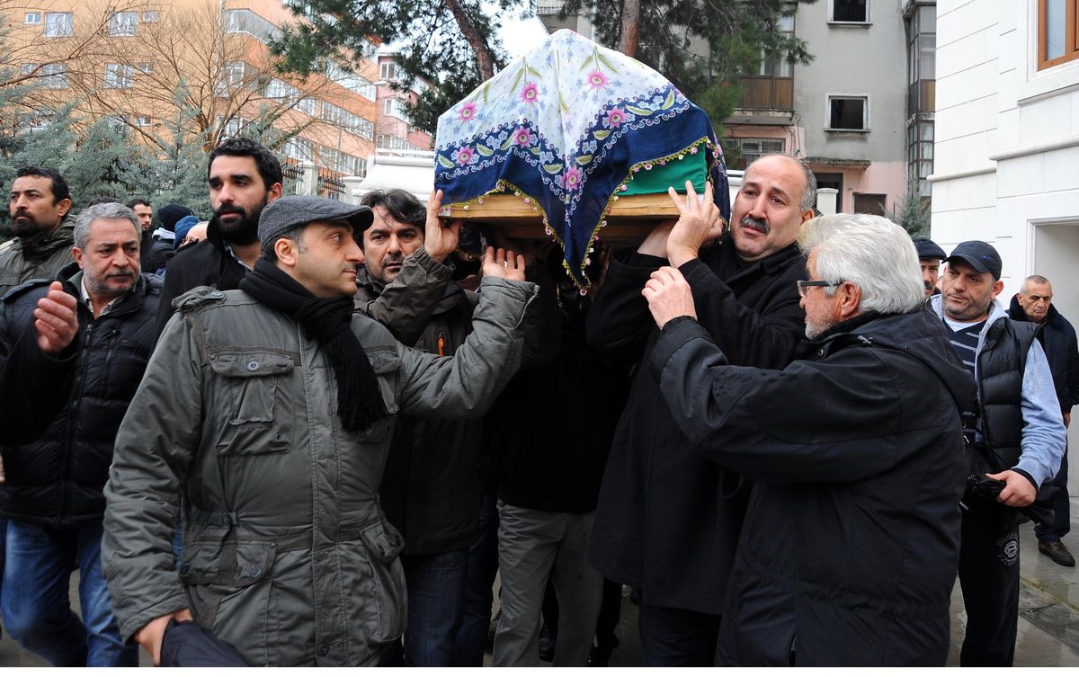 Gazeteci Ali Bakır\'ın Anne Acısı