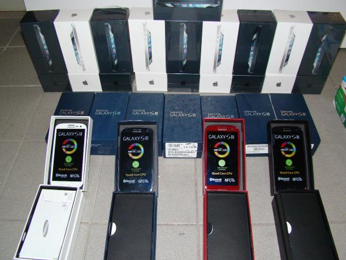 İpsala\'da Kaçak Cep Telefonu Ele Geçirildi