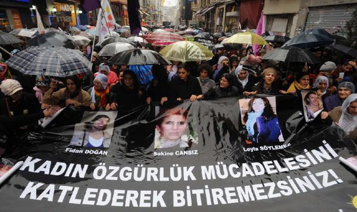 Kadın Kuruluşları 3 Kadının Paris\'te Öldürülmesini Protesto Etti