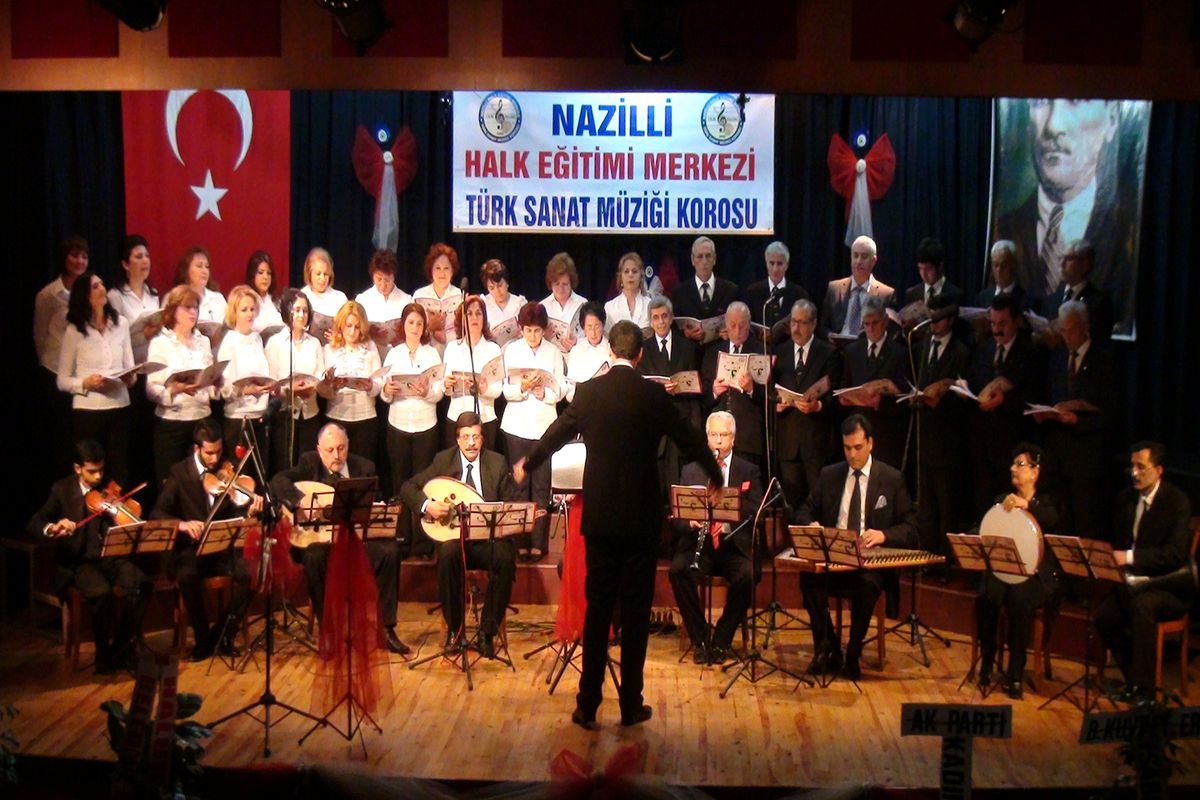 Nazillililer Türk Sanat Müziğine Doydu
