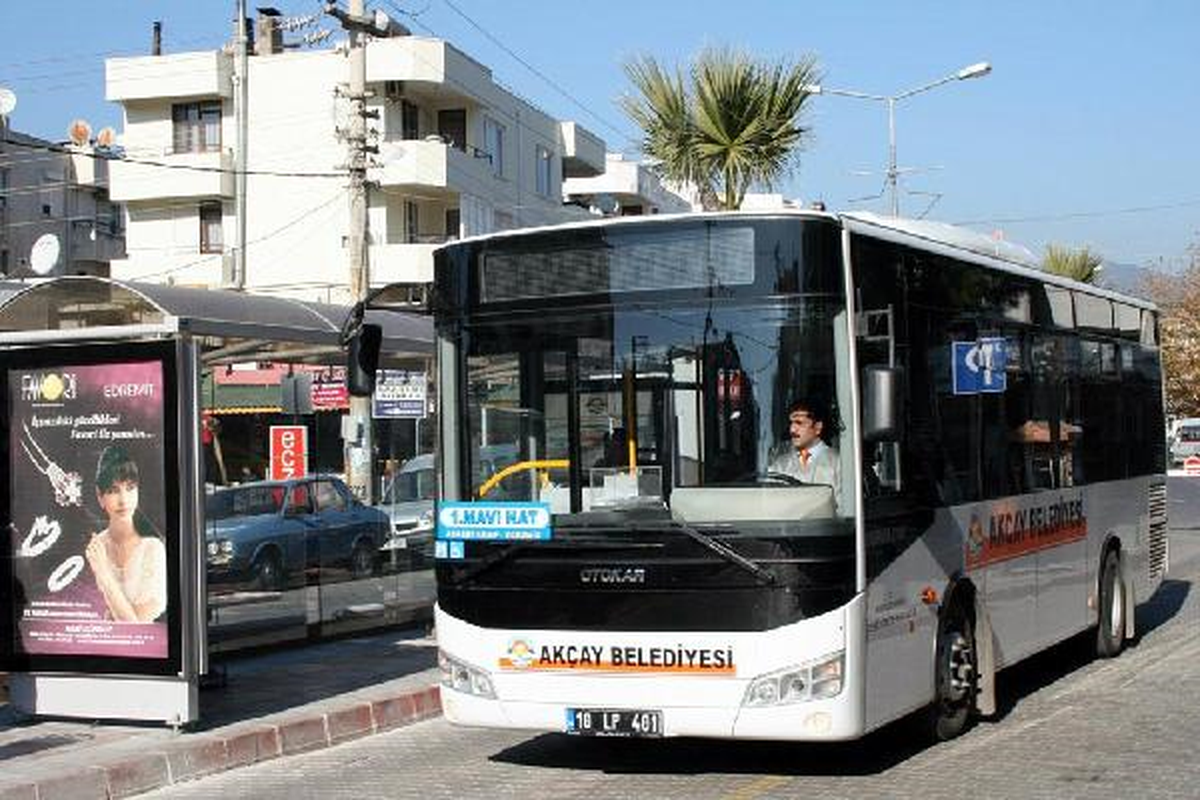 Para Dolu Çantayı Sahibine Teslim Etti