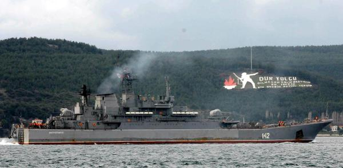 Rus Savaş Gemisi Boğazdan Geçti