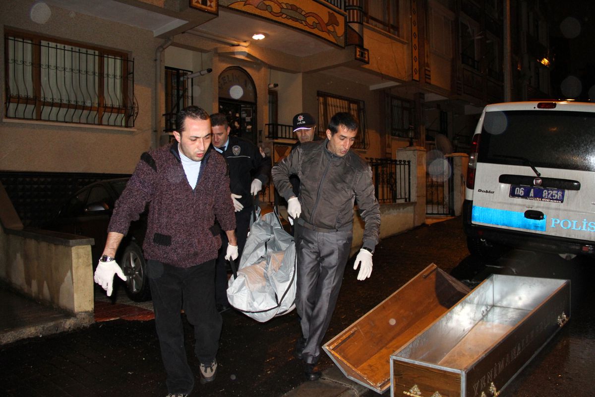 Üniversite Öğrencisi Evinde Ölü Bulundu