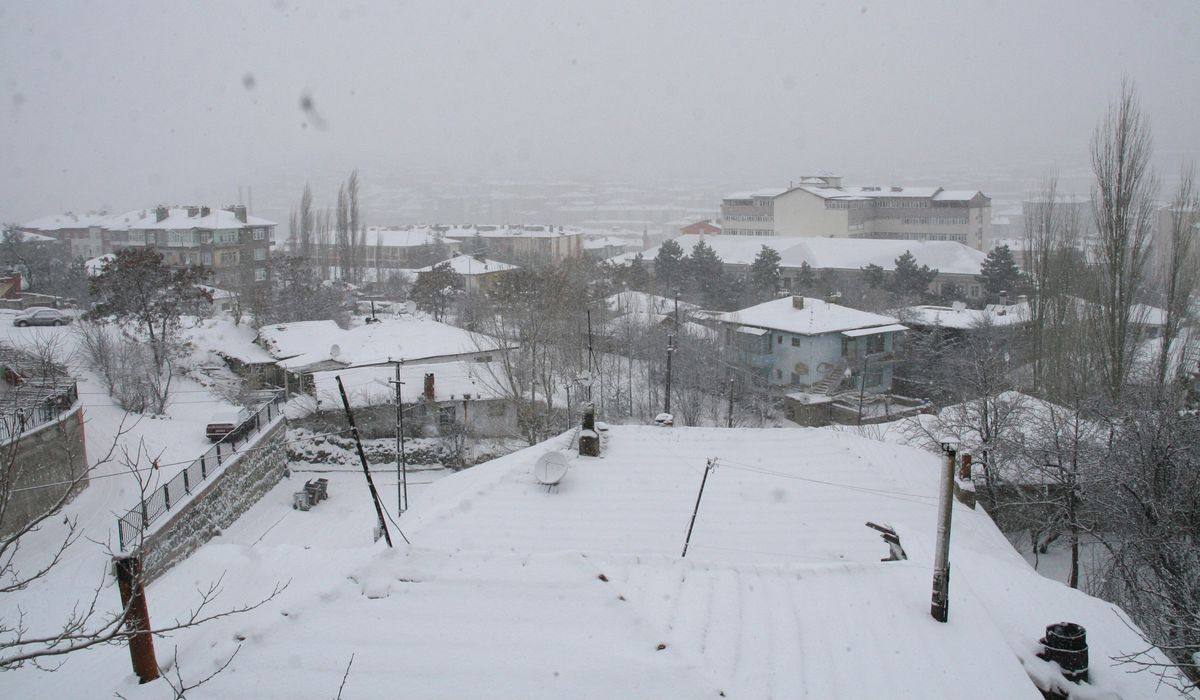Yozgat\'ta Kar Etkisini Sürdürüyor