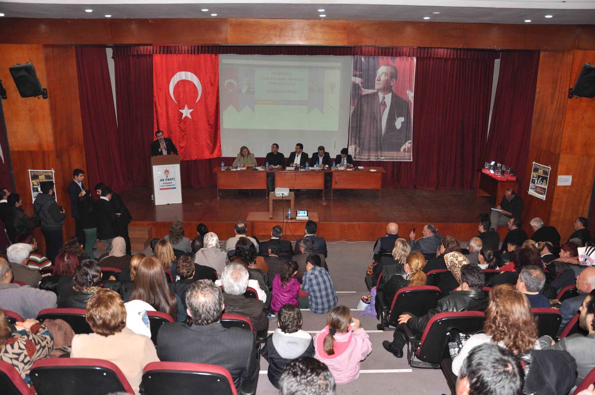 AK Parti Kuşadası İlçe İstişare Toplantısı