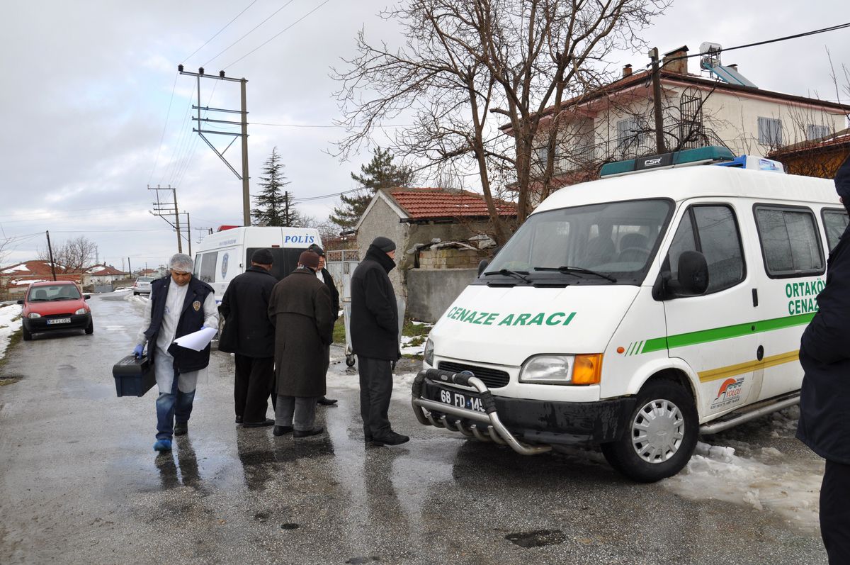 Aksaray\'da Yaşayan Yaşlı Çift Sobadan Sızan Karbonmonoksit Gazından Zehirlenerek Hayatını Kaybetti