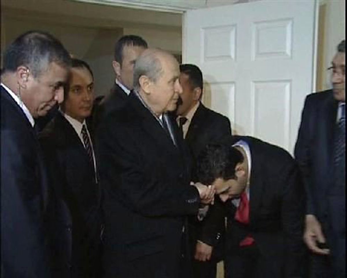 Bahçeli\'den İstanbul İl Başkanlığına Ziyaret