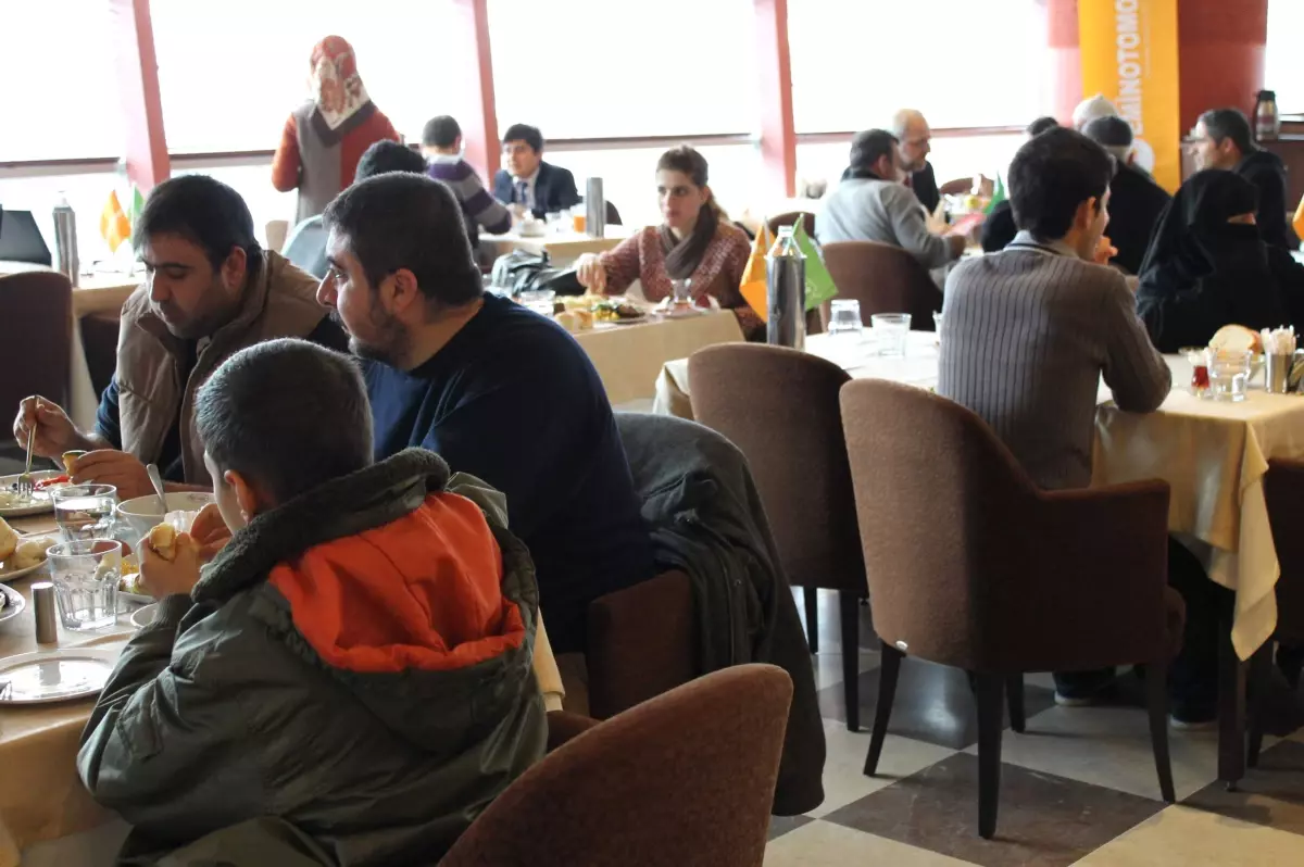 Eminevim, Müşterileri ile Kahvaltıda Buluştu