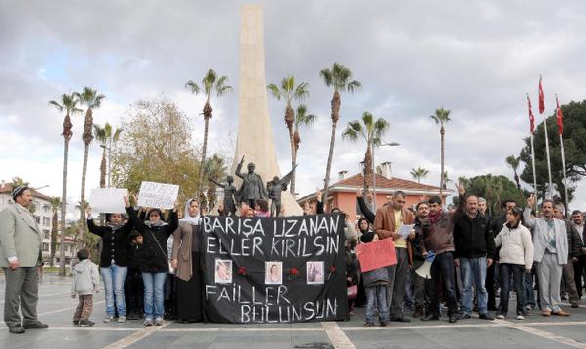Fransa\'da Öldürülen PKK\'lılar İçin Alanya\'da Protesto
