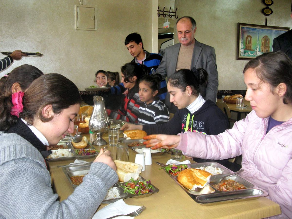 Gündeş, Kursları Denetledi