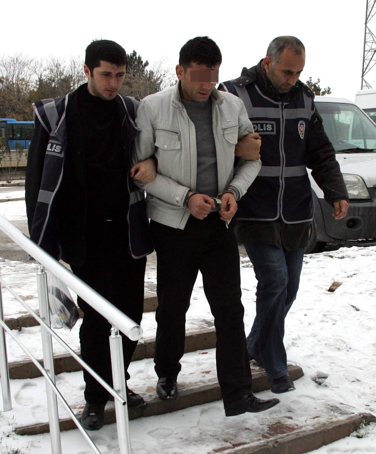 İş Yerinde Fuhuş Yaptırdığı İddia Edilen Bir Kişi Gözaltına Alındı