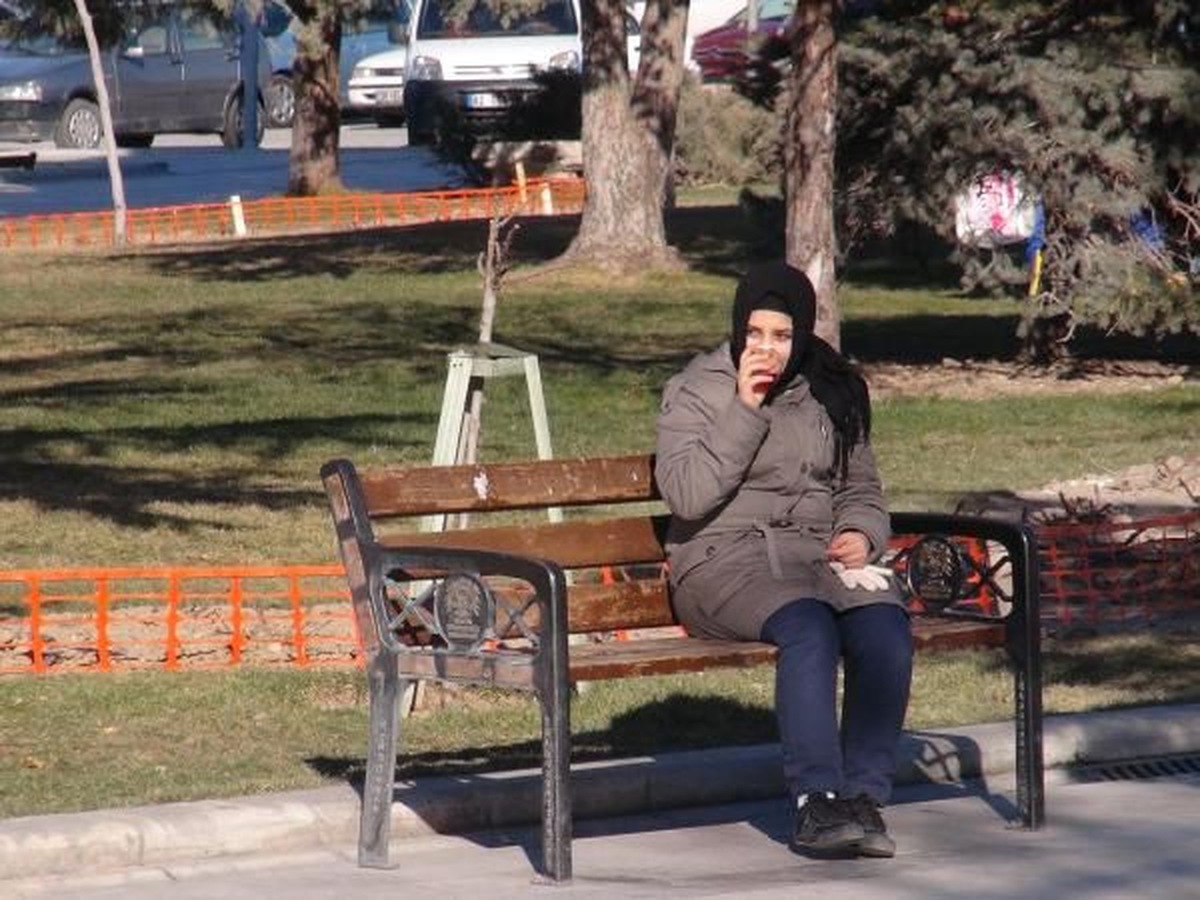 Kış Ortasında Bahardan Kalma Bir Gün Yaşadılar