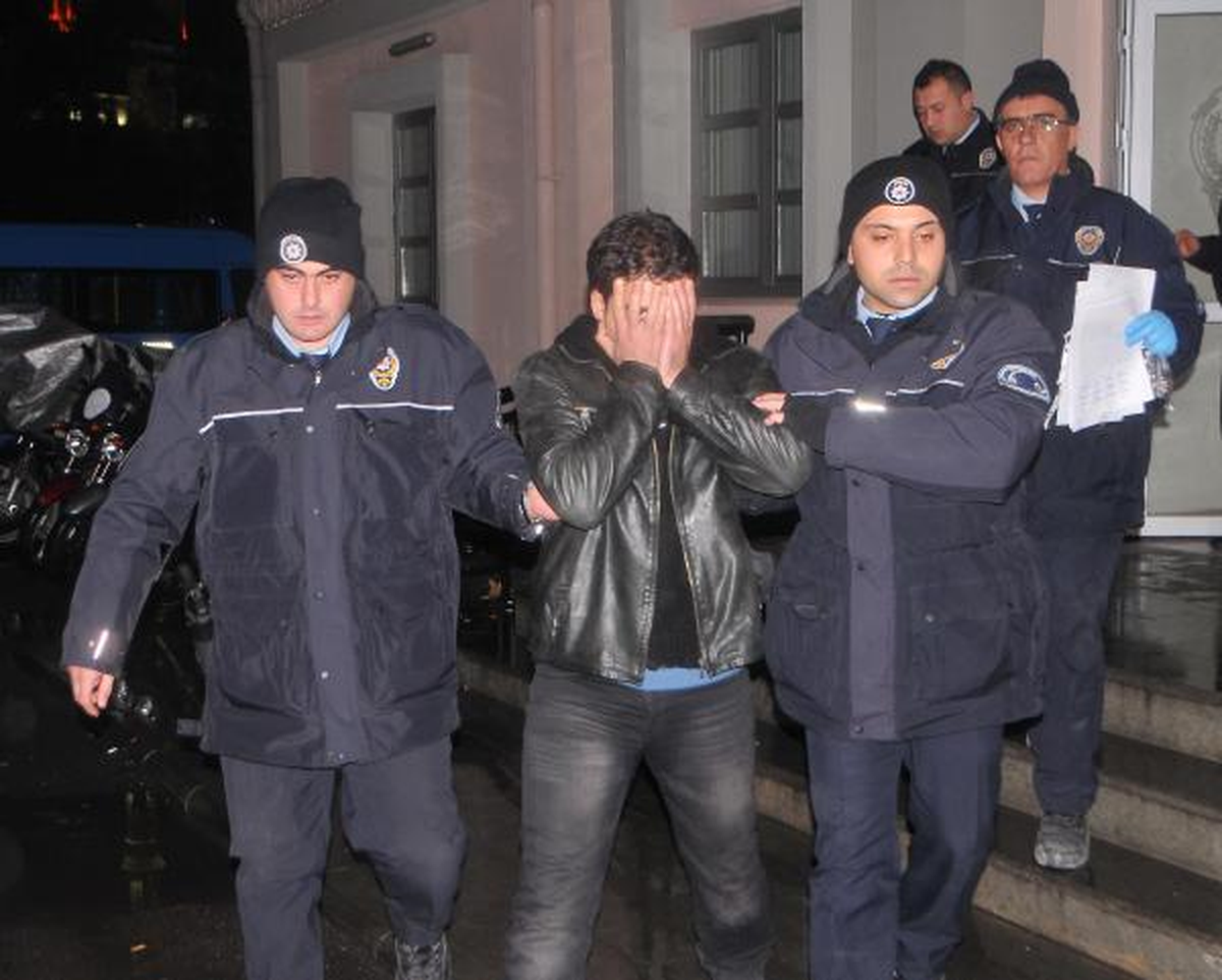 Kızkardeşlerinin Adını Bilmeyince, Gerçek Kimliği Ortaya Çıktı