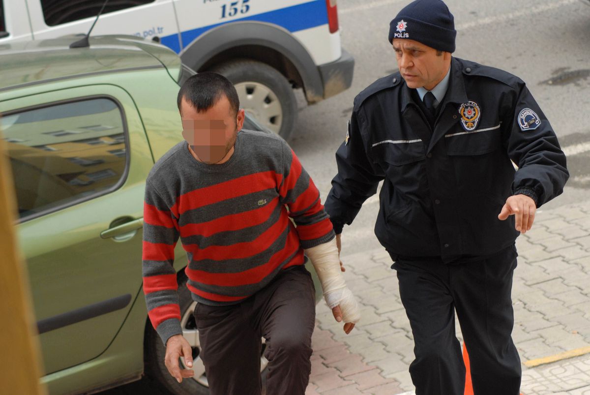 Komşuların Bıçaklı Kavgası: 3 Yaralı