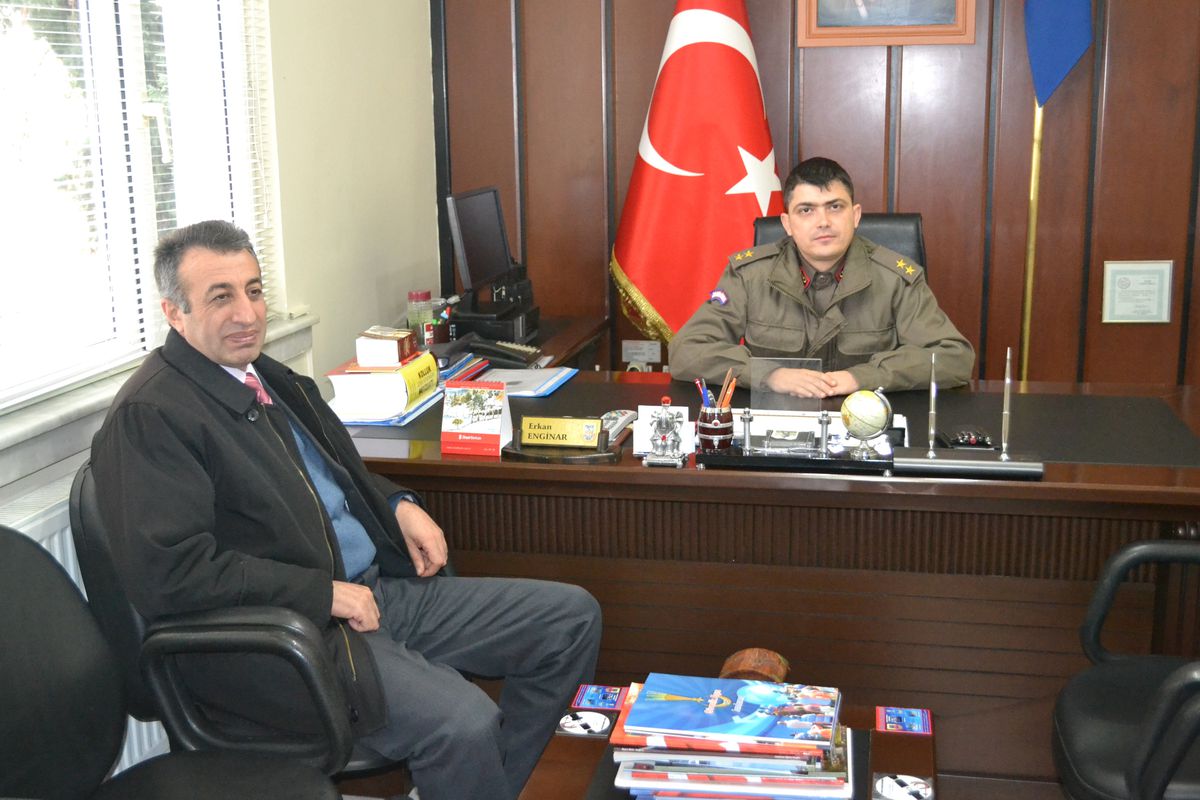 Kula Mal Müdürü Oğraş, Komutan Enginar'ı Ziyaret Etti