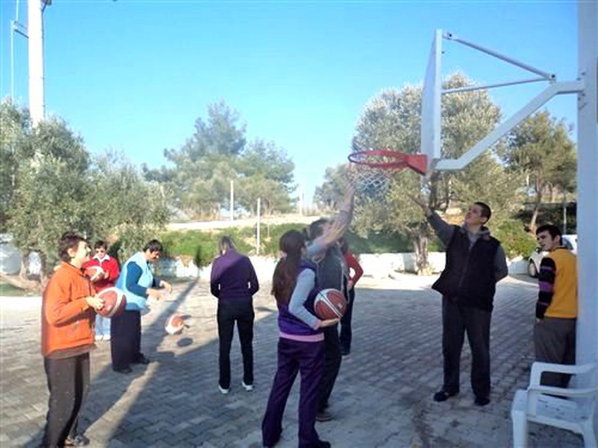 Kuşadası\'nda Engelsiz Basketbol