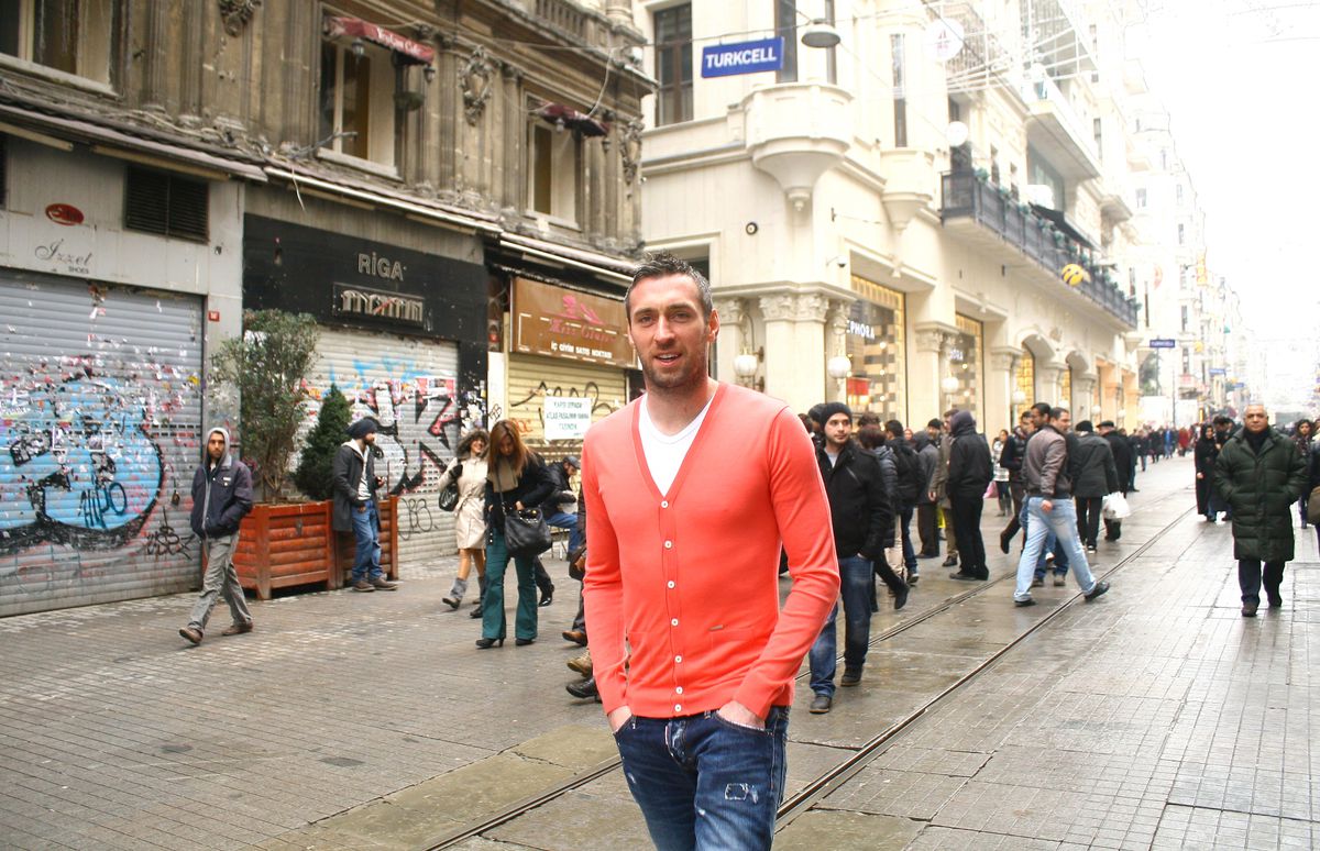 Mcgregor Kamp Stresini İstiklal Caddesi\'nde Attı