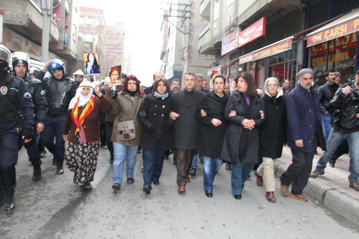 BDP Diyarbakır\'da Yürüyüş Düzenledi