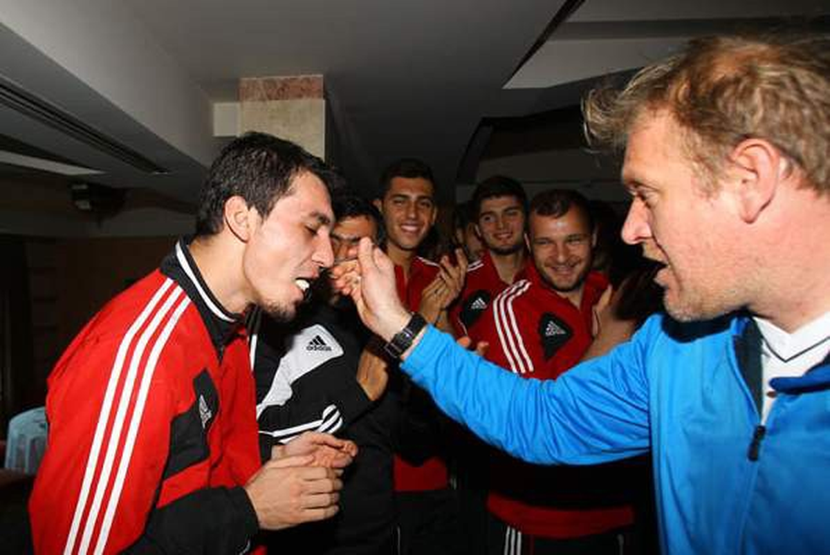 Prosinecki 44. Yaş Gününü Futbolcularla Kutladı
