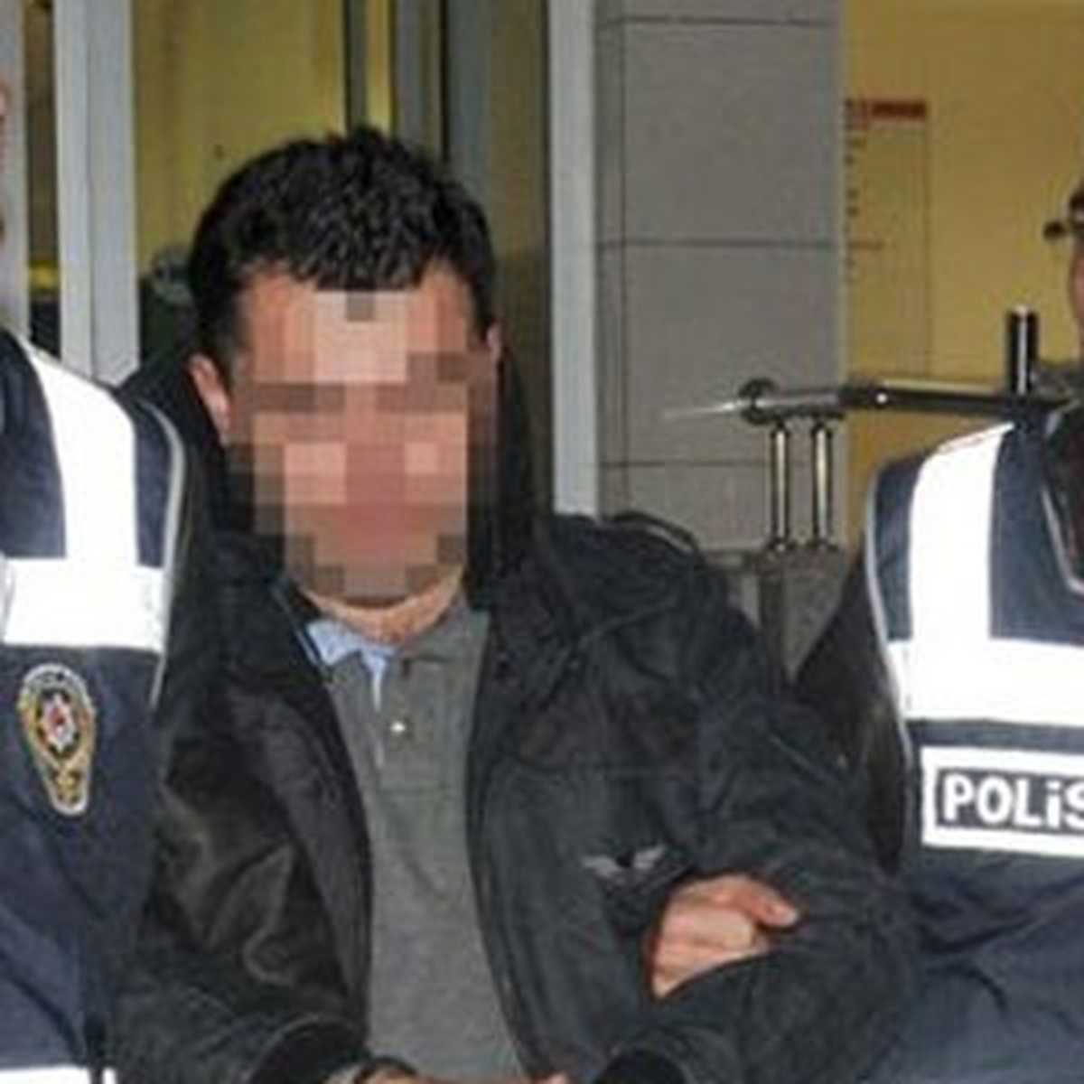 14 Fişek Esrarla Yakalanan Genç Serbest