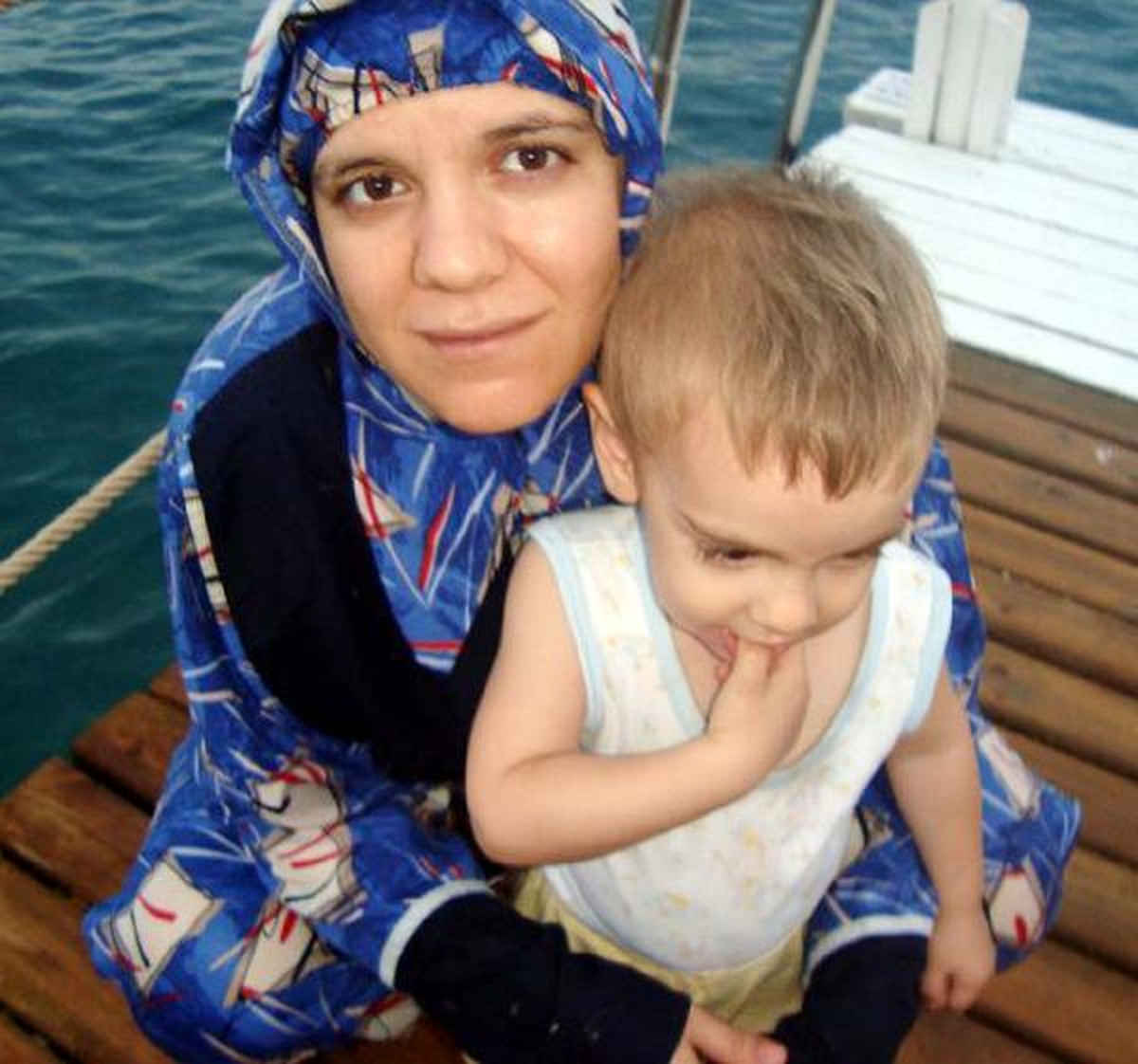 3 Çocuk Annesi, Polis Eşinin Tabancasıyla İntihar Etti
