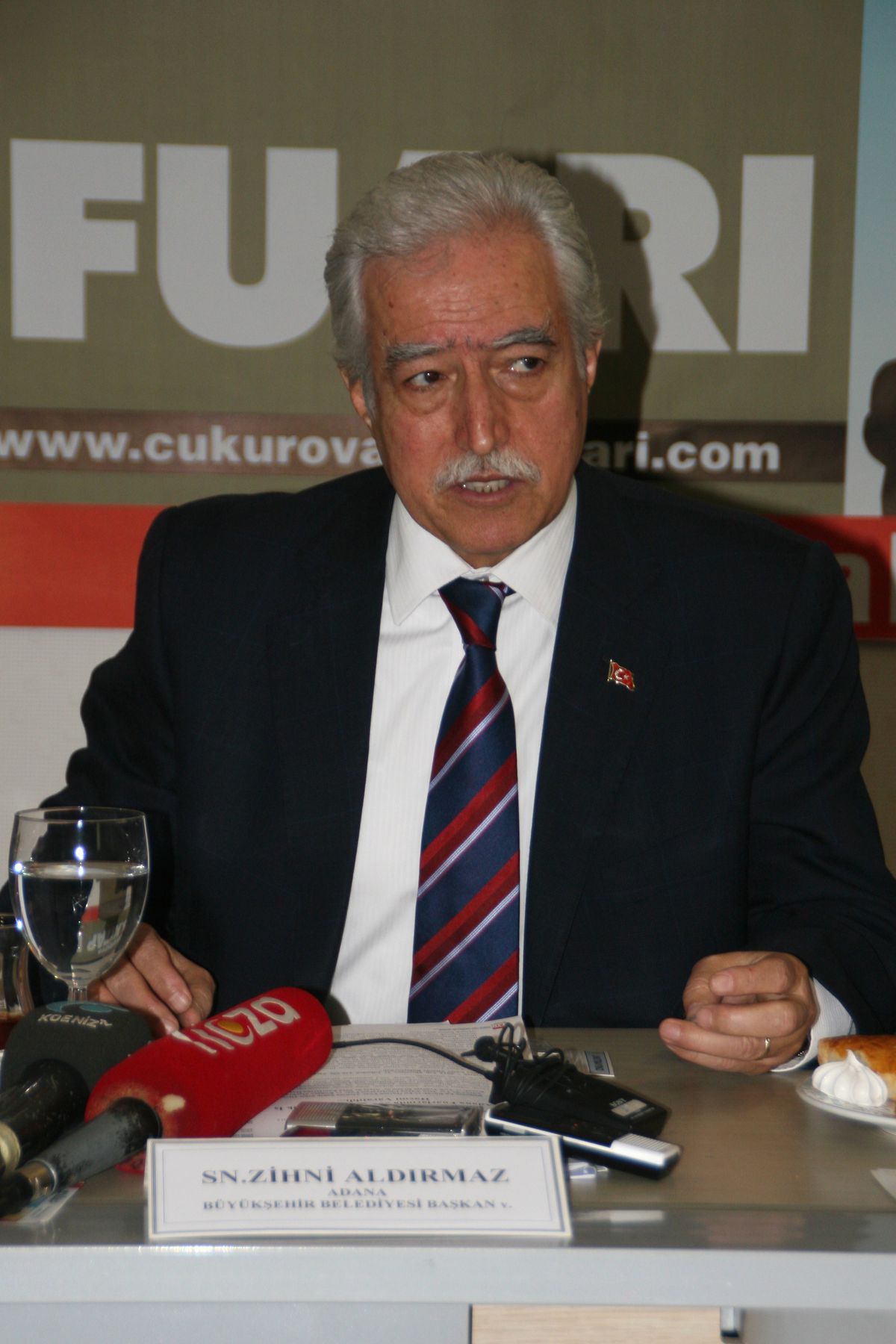 Aldırmaz\'dan \'Korsan\' Tepkisi