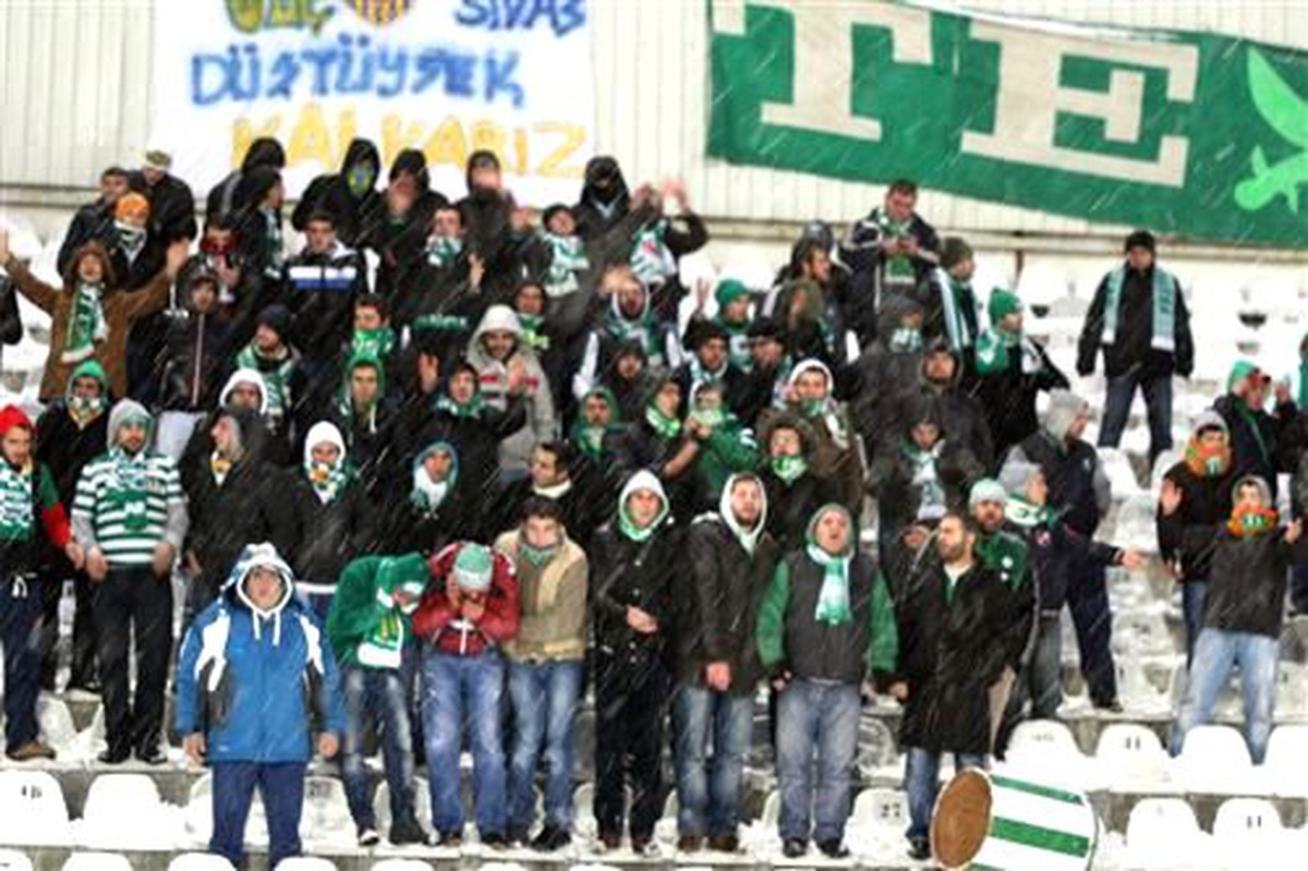 Bursaspor\'dan Taraftarlara Geçmiş Olsun Mesajı