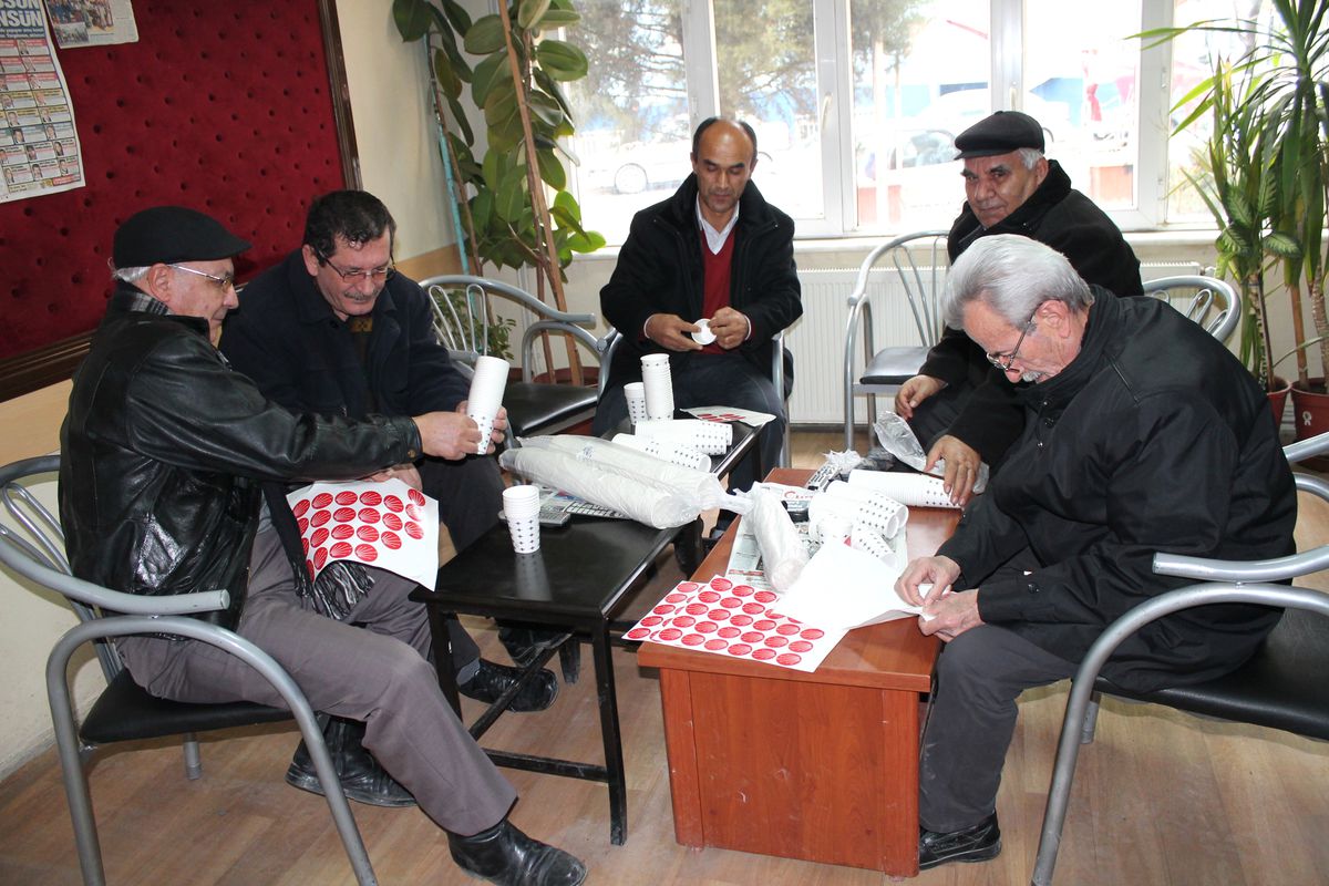 CHP Halk Pazarında Bardakta Çorba Dağıtacak