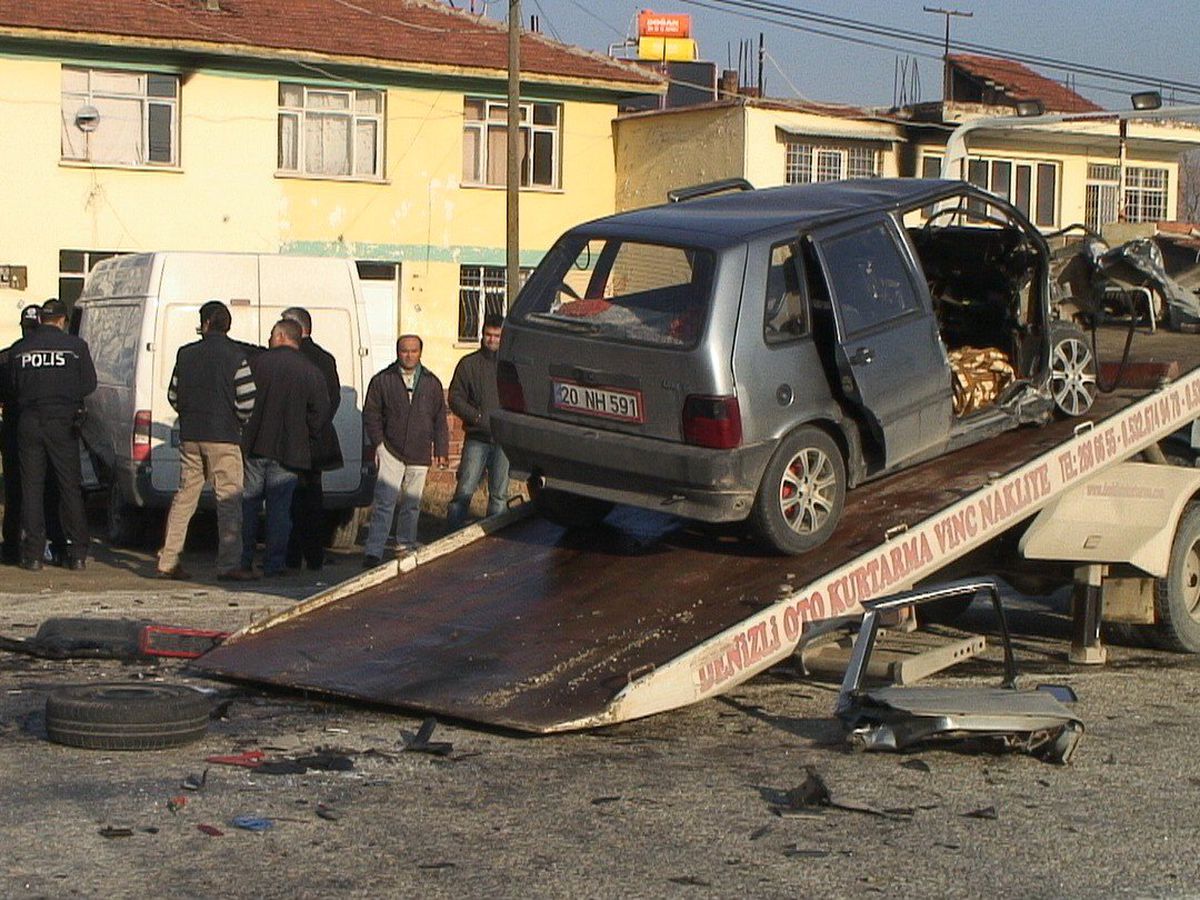 Denizli\'de Kaza: 1 Ölü, 3 Yaralı