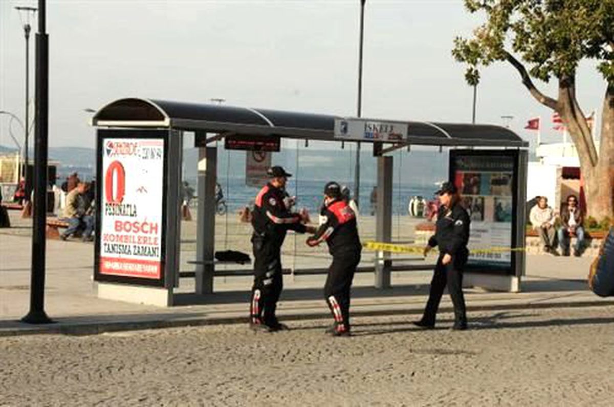 Durakta Unutulan Bilgisayar Panik Yarattı