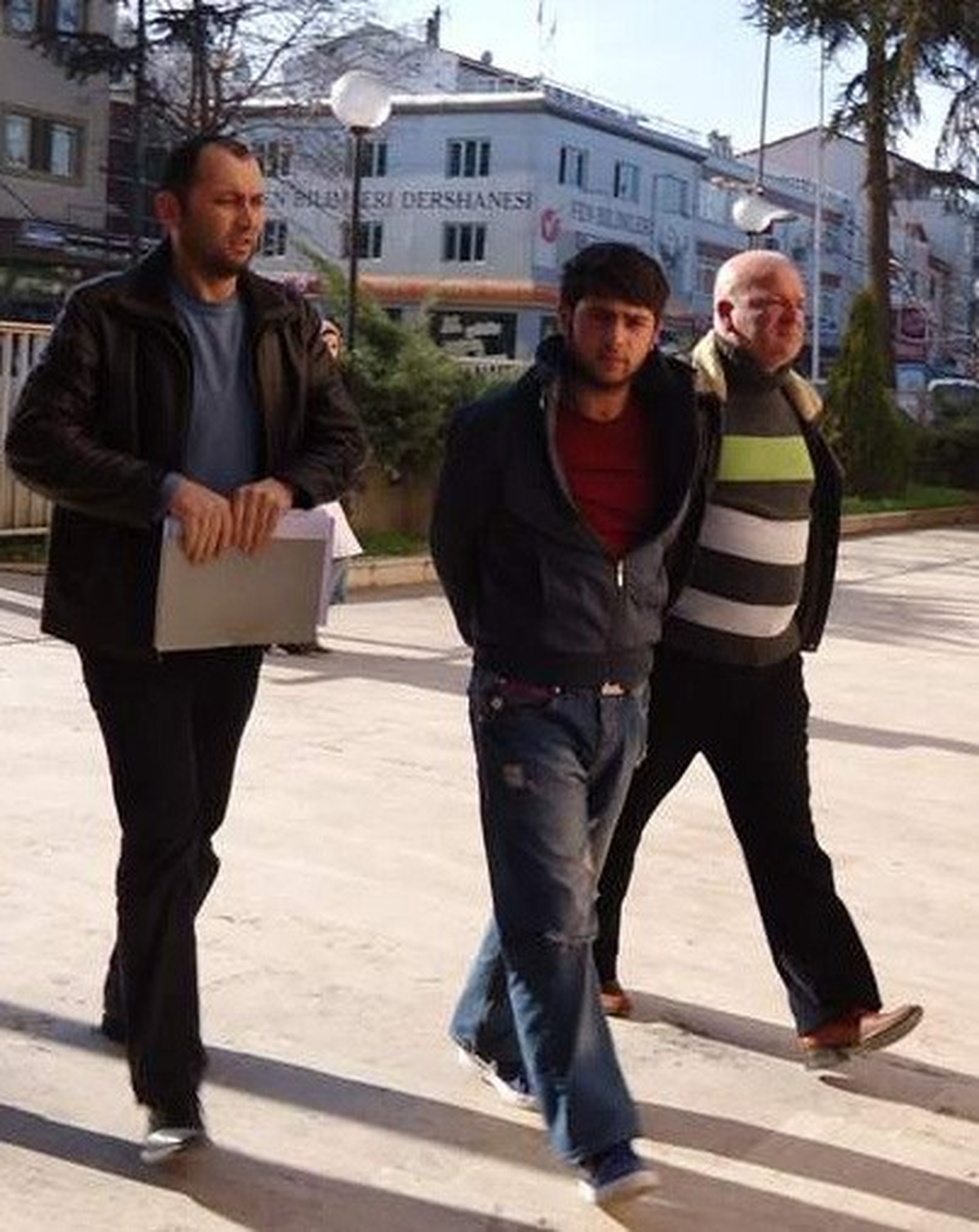 Gölcük\'te Evleri Soyan Hırsızlar Yakalandı