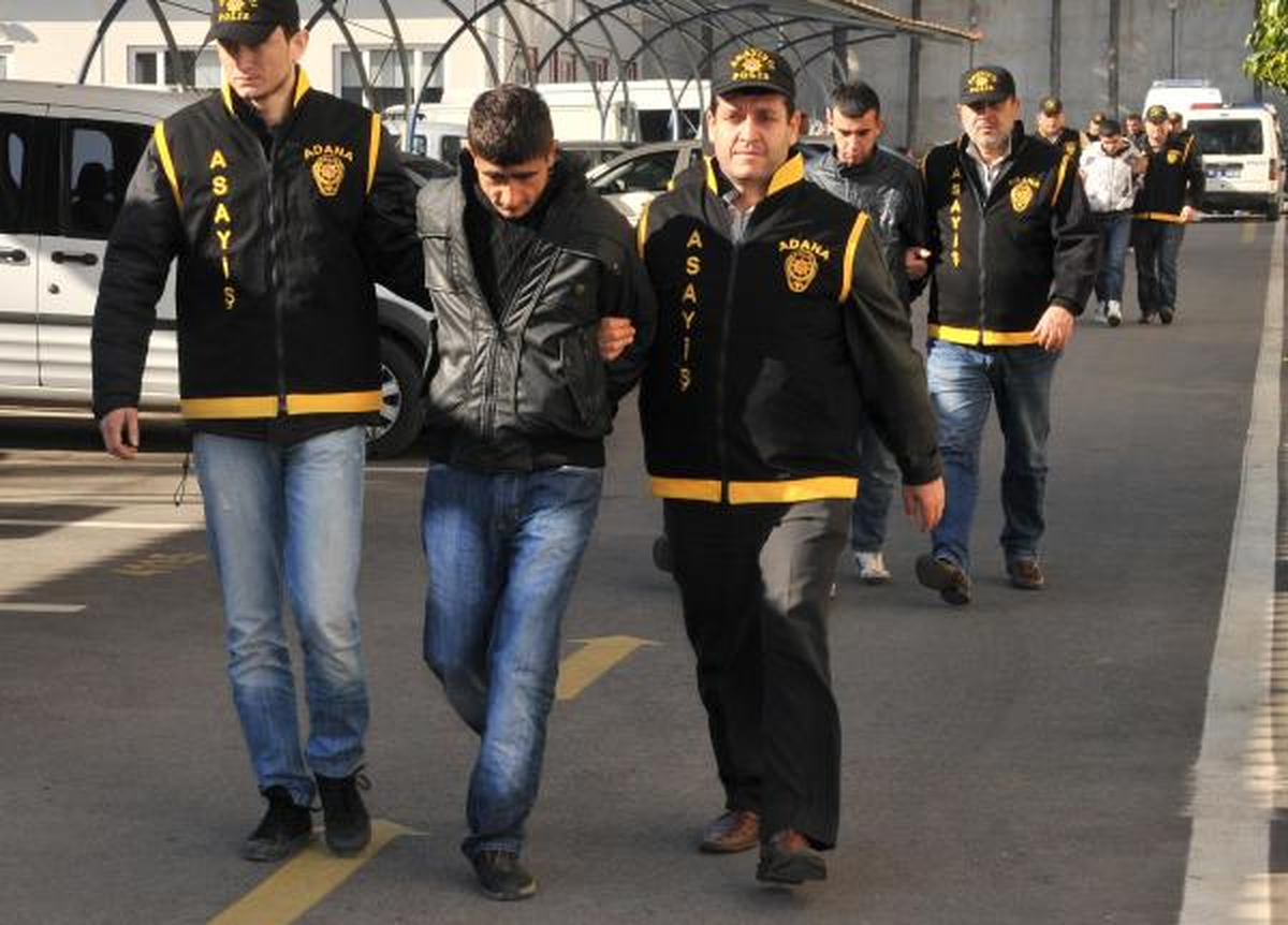Kablo Çalmaktan Yakalandılar
