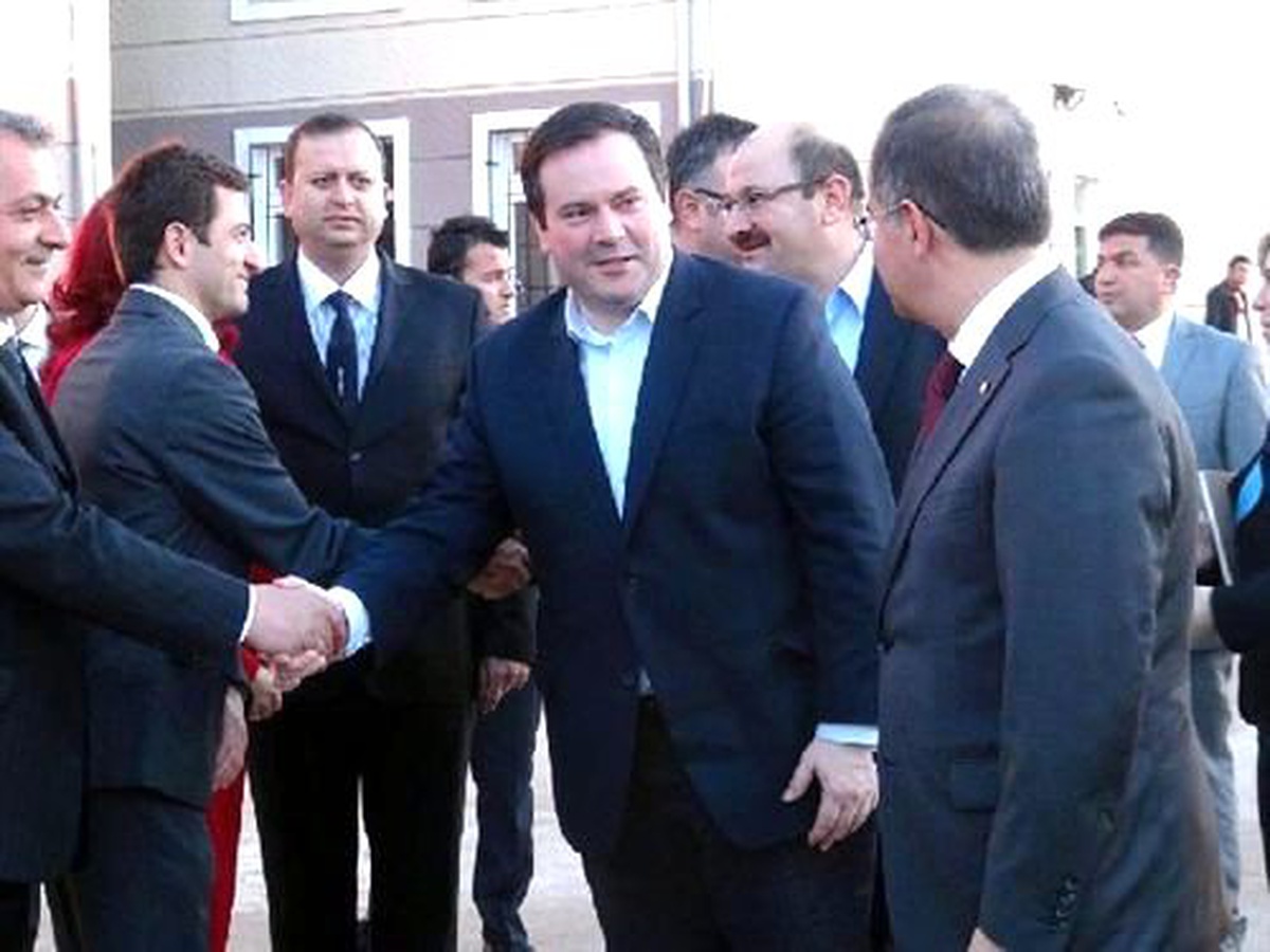 Kanadalı Bakan, Kilis\'teki Konteynır Kenti Ziyaret Etti