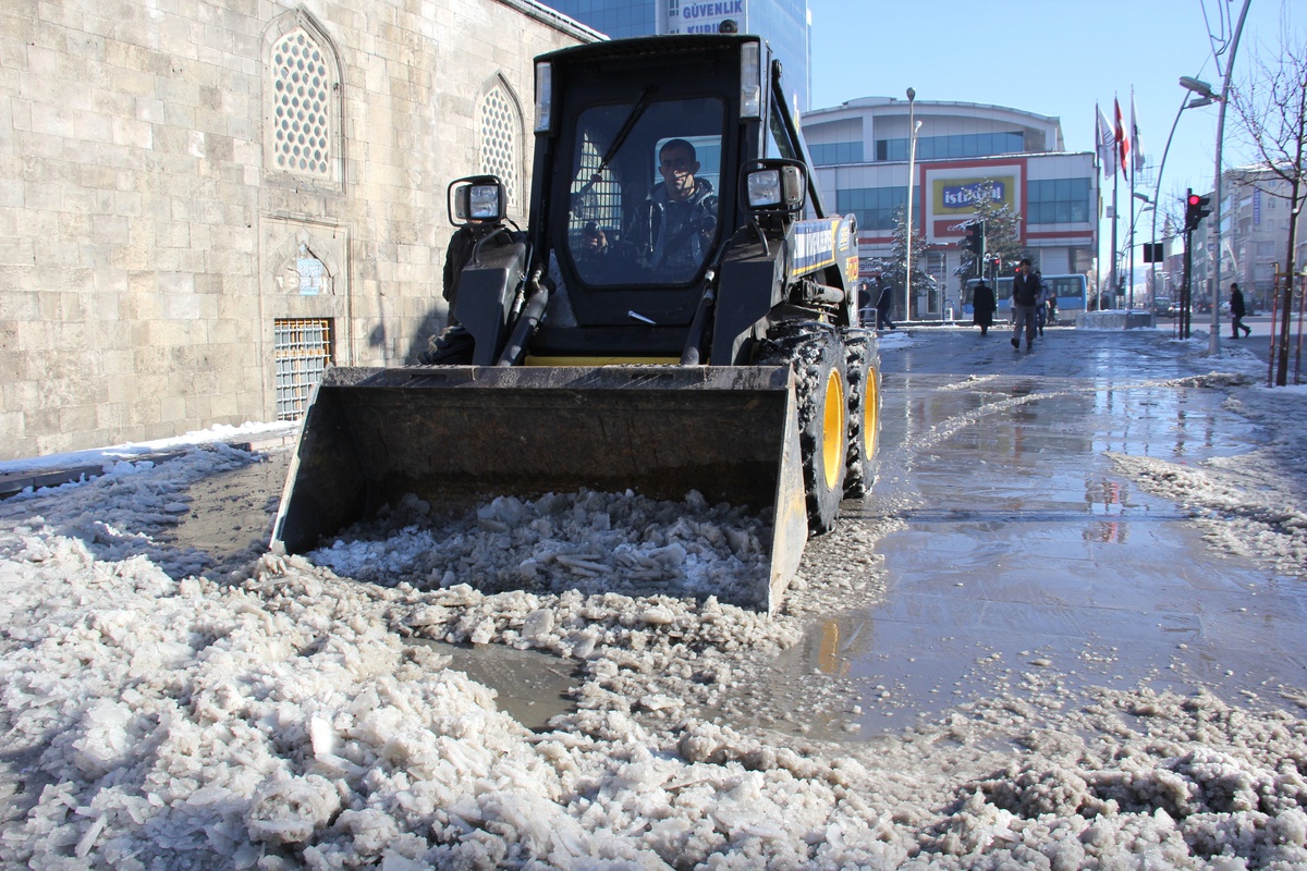 Kar Yağışı Doğu\'da Soğuk Havayı Azalttı