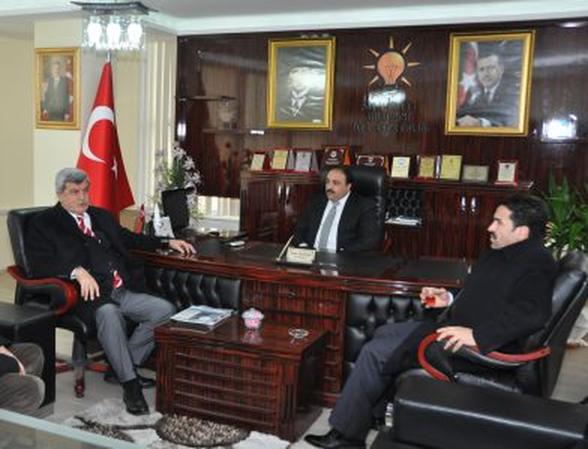 Karaosmanoğlu\'ndan Dilovası Ak Parti Teşkilatana Övgü