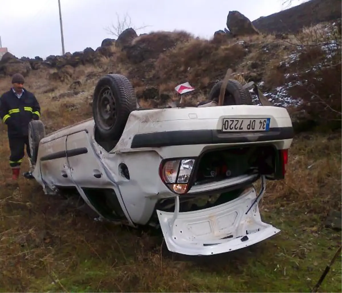 Karayolunda Gizli Buzlanma Kazaları: 3 Yaralı