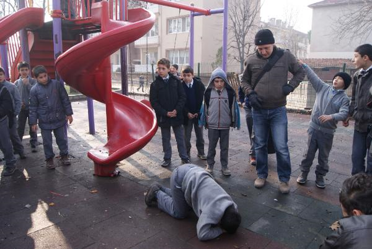 Kaydıraktan Düşerek Yaralandı
