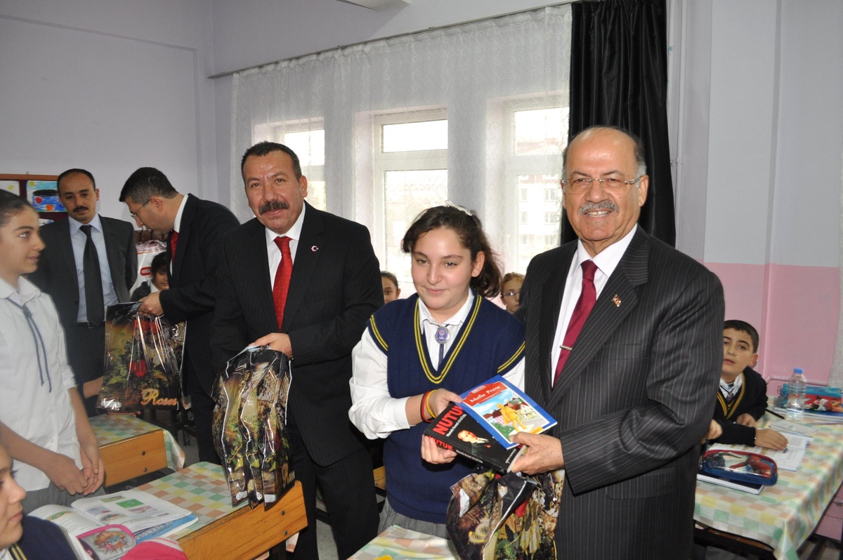 Kırıkkale Valisi\'nden Eğitim Kurumlarına Ziyaret