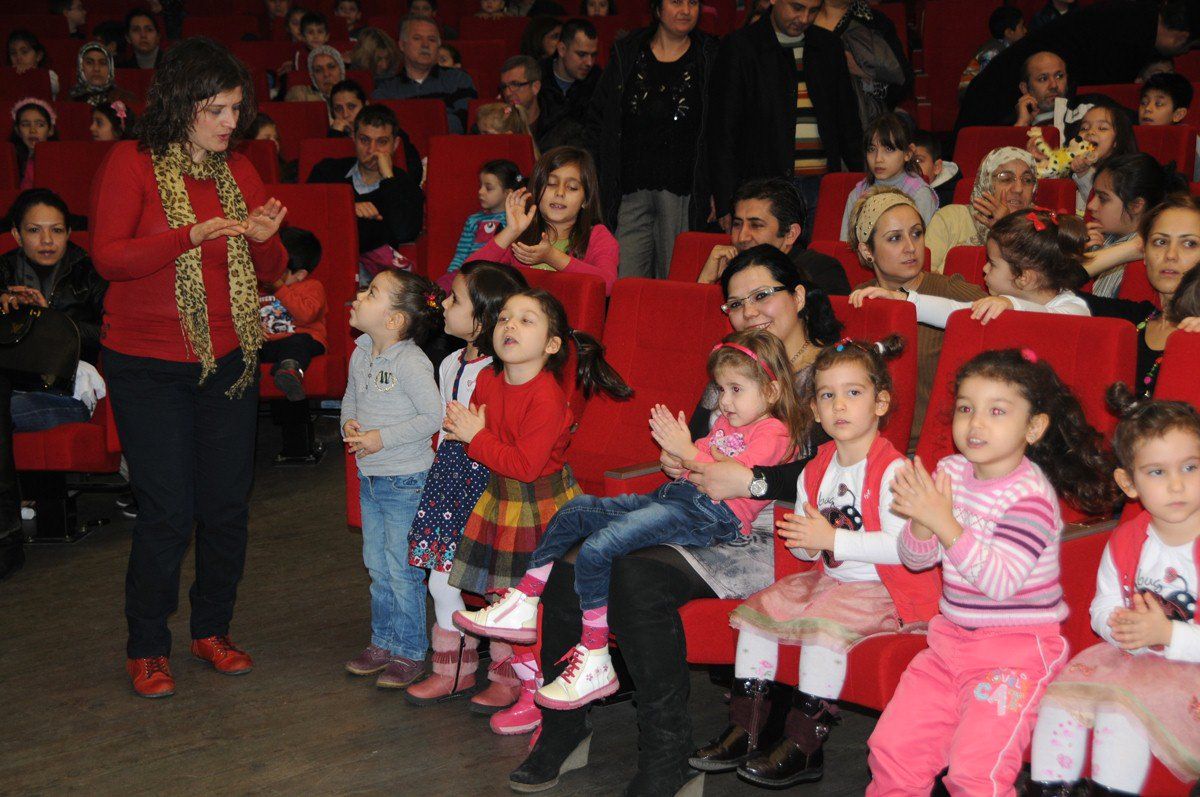 Manisa\'da Miniklere Hafta Sonu Eğlencesi