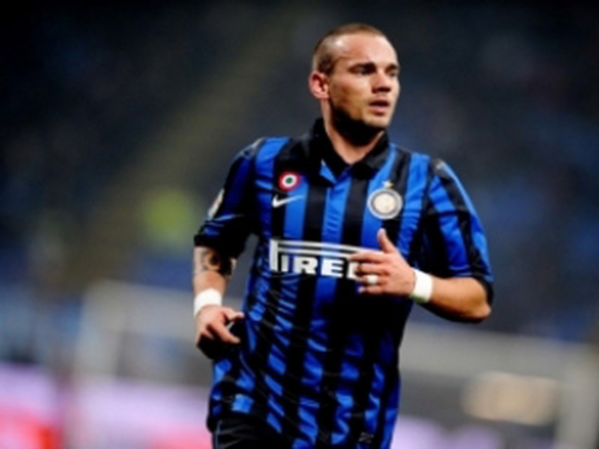 Milona\'da Sneijder Bekleyişi Sürüyor