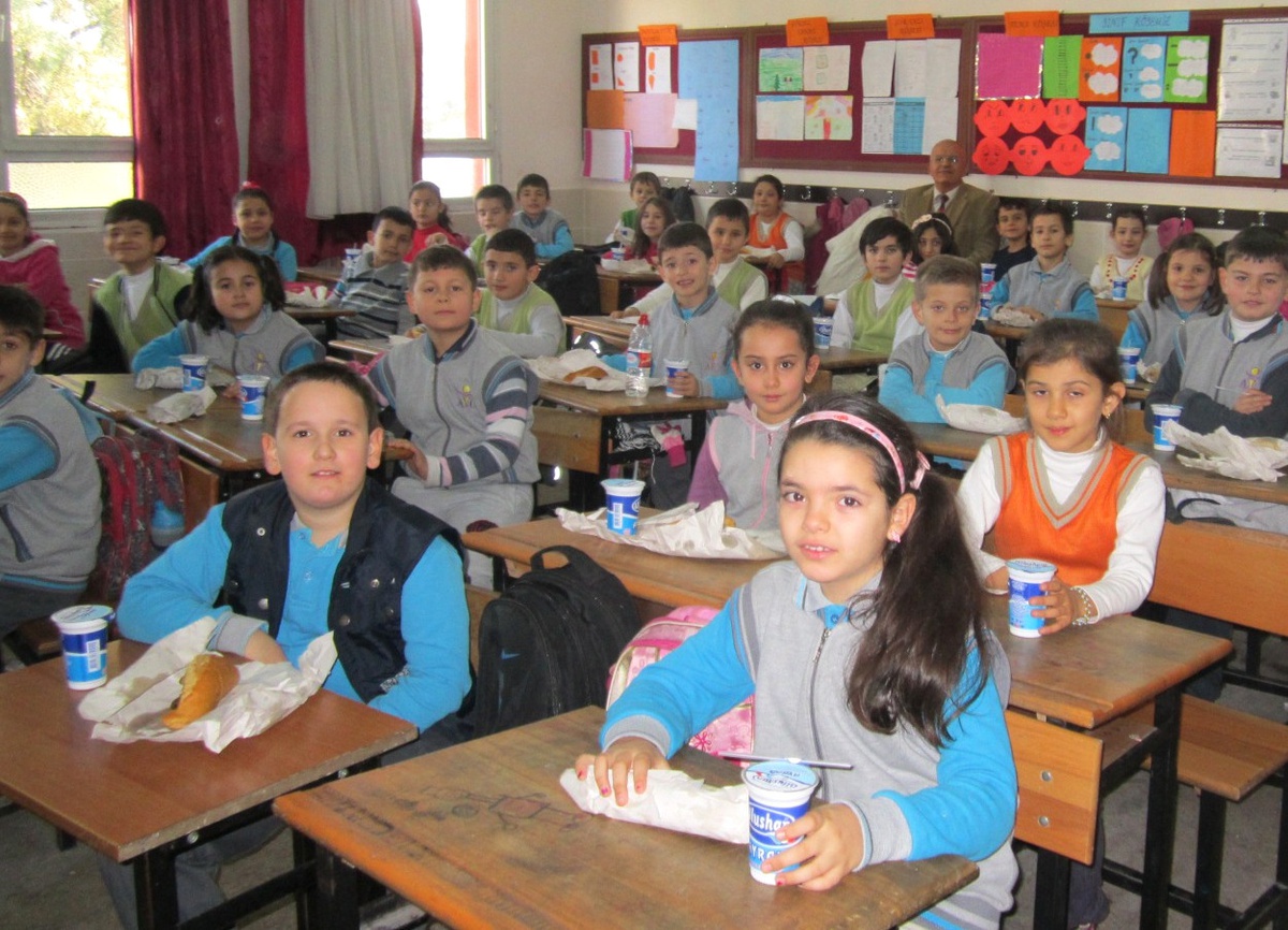Ödemiş\'te Okuma Alışkınlığını Geliştirmek İçin Köfteli Teşvik